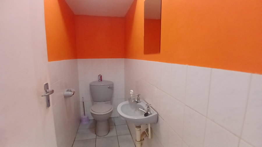 2 Bedroom Property for Sale in King Williams Town Central Eastern Cape